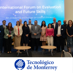 Photo of attendees of the Technologico de Monterrey forum on evaluation and critical thinking